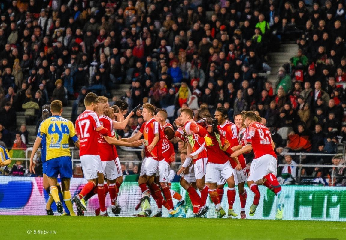 2018洛克伦VS亨克：经典对决回顾与战术分析(图1)