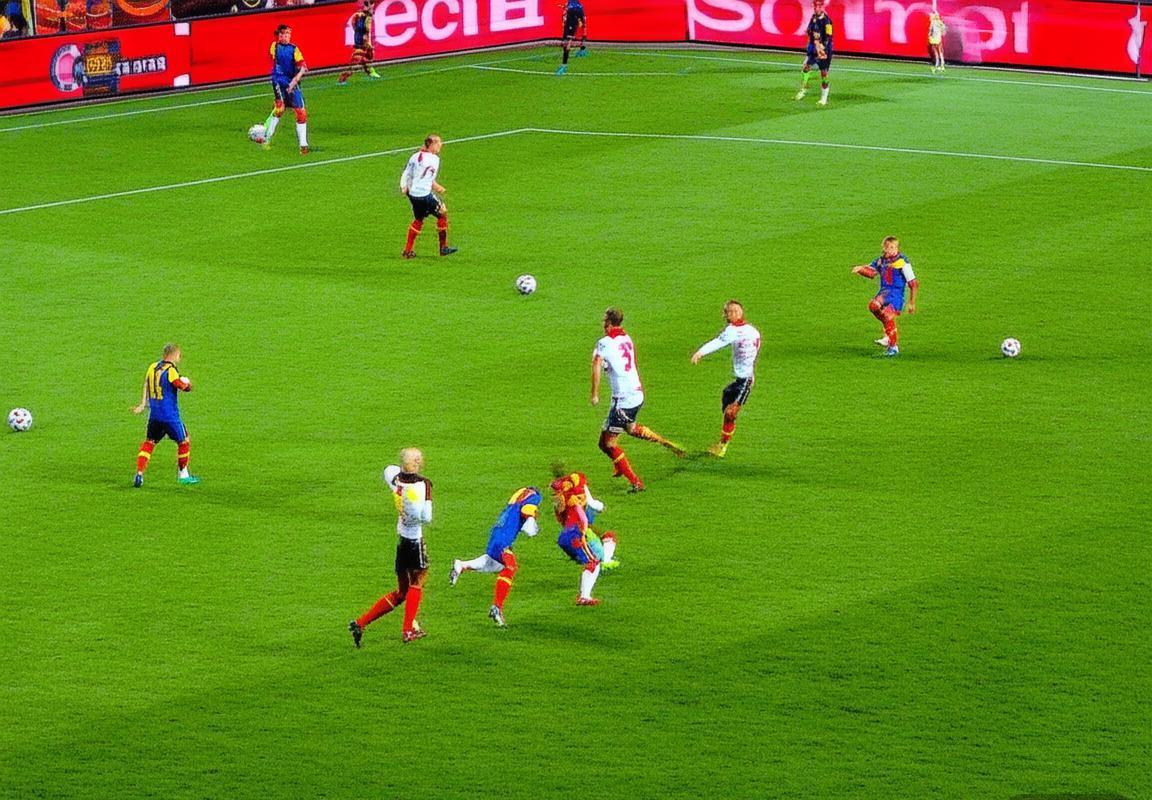 巴伦西亚VS巴萨：巅峰对决前瞻，新老球员较量火花四溅(图3)